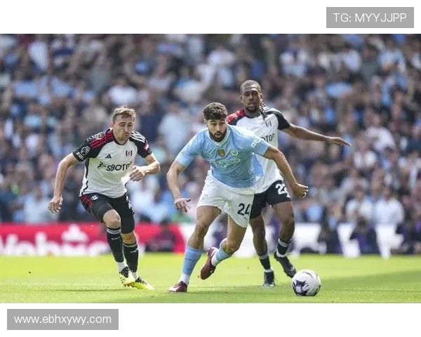 奥尔德姆足球俱乐部历史回顾与发展现状分析