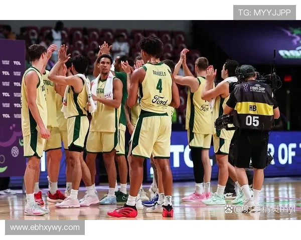 中国男篮奋勇拼搏逆转胜澳大利亚 重回亚洲杯决赛争冠希望依旧