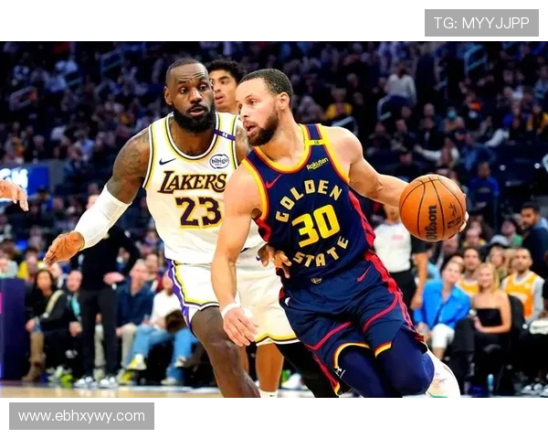 NBA新赛季震撼开幕 勇士詹姆斯对决再度引发球迷热议 NBA新赛季震撼开幕 勇士詹姆斯对决再度引发球迷热议