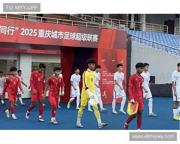 中国足球队备战亚洲杯：主帅谈阵容调整与年轻球员培养计划