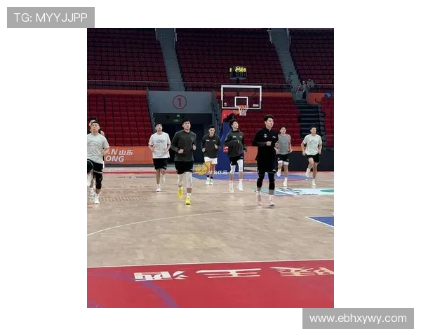 国家队备战新赛季联赛焦点战球星表现引发球迷热议与教练战术调整