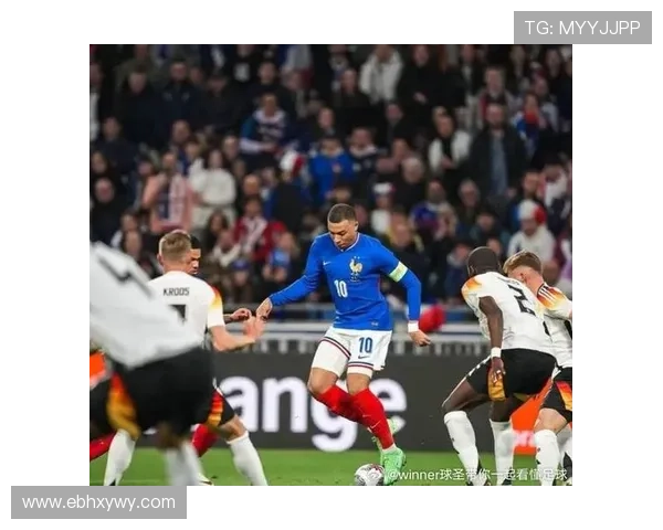 足球世界杯备战进入关键期 各大豪门球队阵容调整引关注